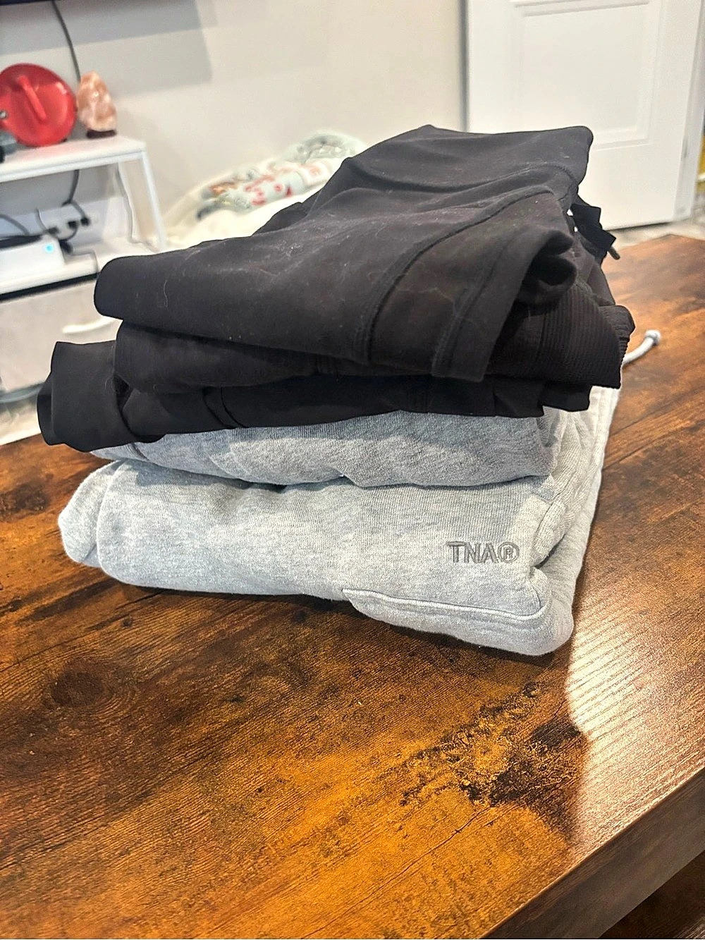 TNA/Lululemon Lot